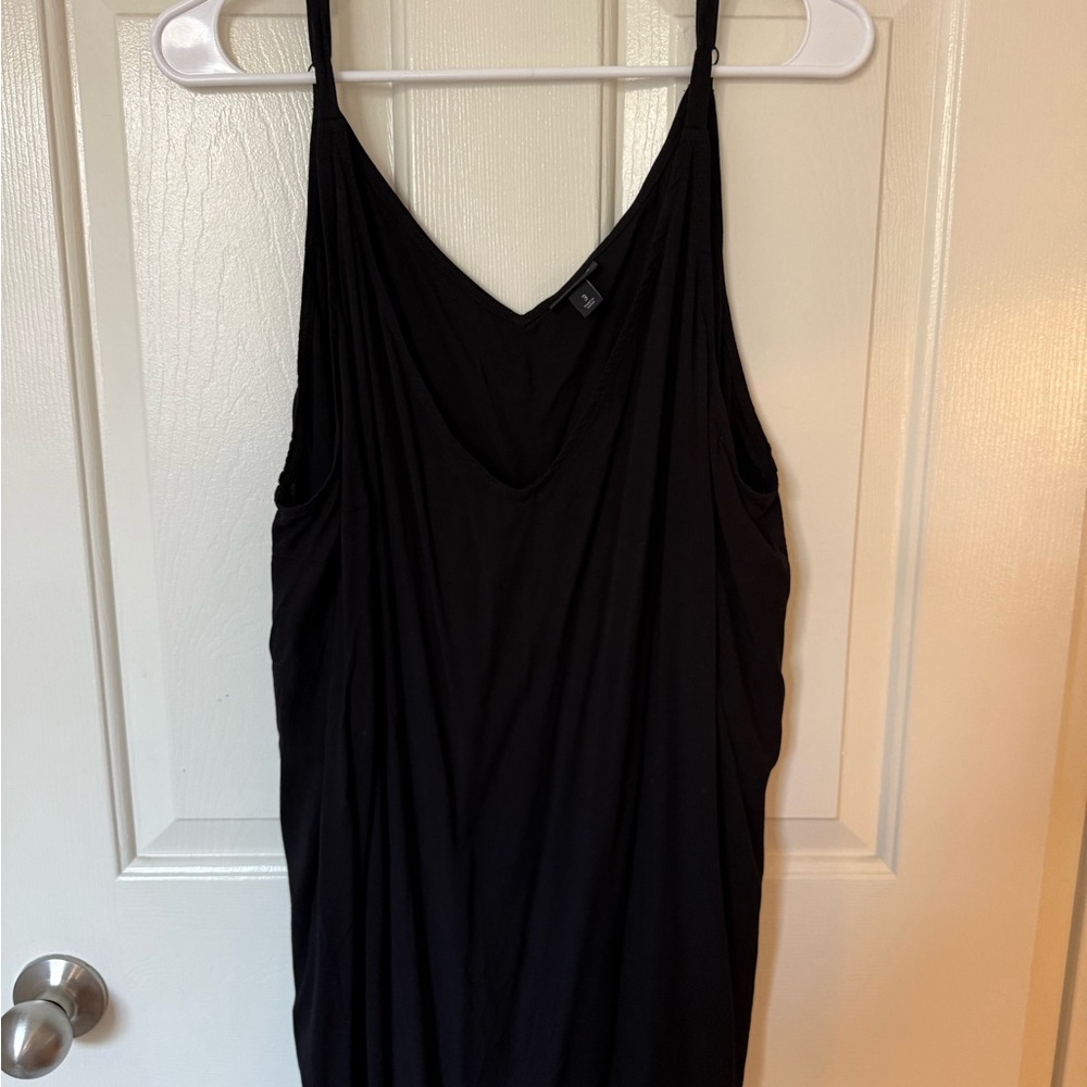 Torrid Black V-Neck stretchy tank top